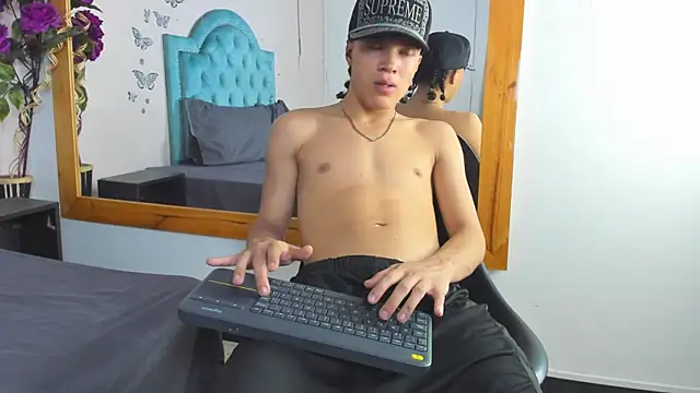 Show de Charlie_Latino na webcam