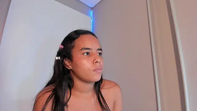 Chat XXX en directo de Roxy_Stonee