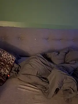Pokazy przed kamerką – Lolaaxxx13