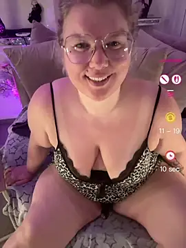 KimberlyCurvesn Live XXX chat
