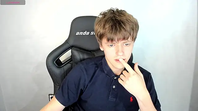 Show modela bonekoambalabu na web-kameri