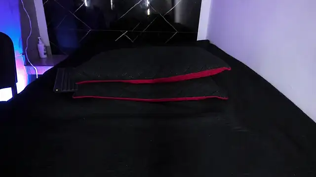 Adrian_Wolf Show Webcam