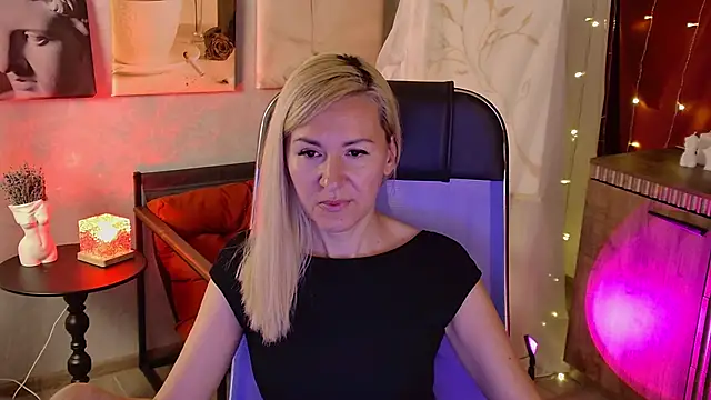 DonnaSmitth Adlı Modelin Canlı XXX Sohbeti
