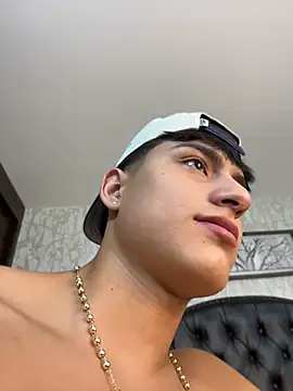 Chat +18 de Lander_Cruz ao vivo