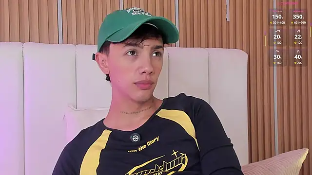 Tomy_Rox's Live XXX Chat