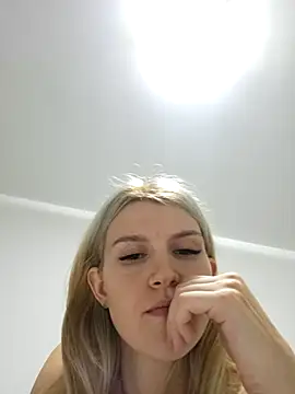 HotBlondie69 Chat XXX live