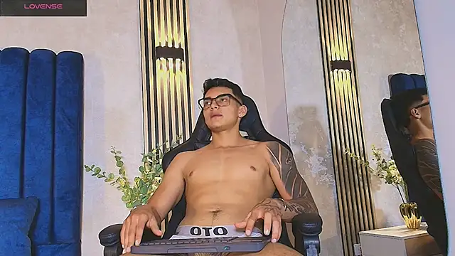 Alan_Salazar Adlı Modelin Web Kamerası Şovu