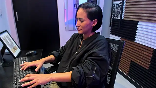 دردشة Scarleth-Foxx الجنسية المباشرة