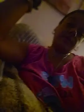 Chat +18 de GoddessChantelle ao vivo