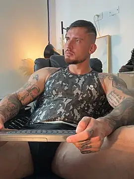 Онлайн чат XXX DimitriSullivan_
