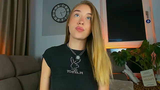 SugarSkye's Live XXX Chat