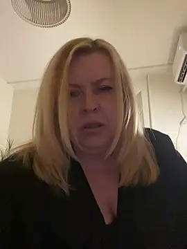 JanieLight53's Live XXX Chat