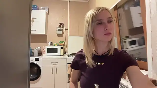 AngelJeni Adlı Modelin Canlı XXX Sohbeti
