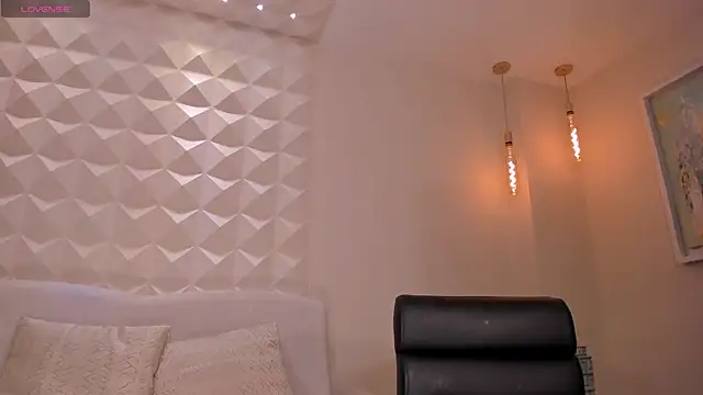 MilaLawrencen Live XXX chat