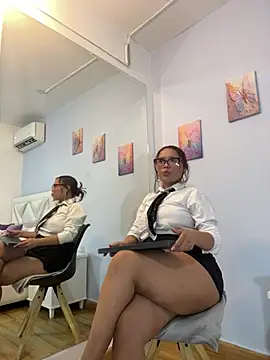 Chat +18 de SophiaQueens ao vivo