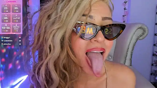 Isabelhot1 élő XXX-chatje