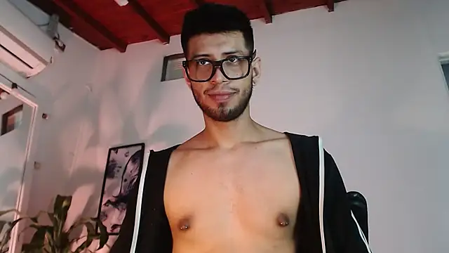 צ'אט XXX בשידור חי של Colby_brown03