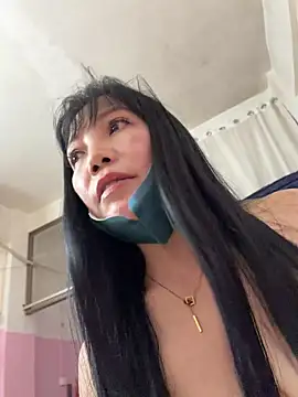 qinqin520 在線直播表演