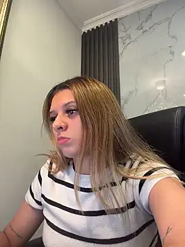 aliisonparker26's Live XXX Chat