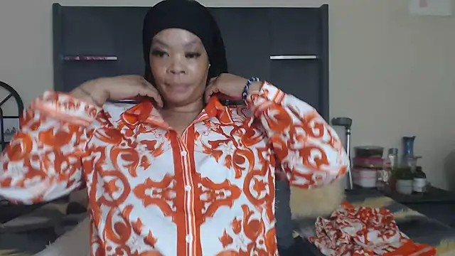 LaCaramellaChocolatian Live XXX chat