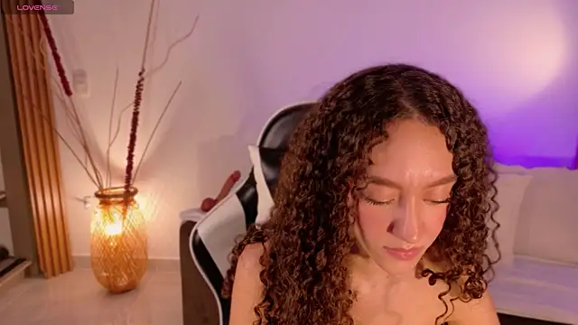 ChloeMoreti's Live XXX Chat