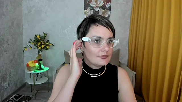MayaNoiren Webbikameraesitys