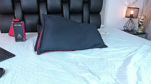 ariel_creamy20 Adlı Modelin Canlı XXX Sohbeti