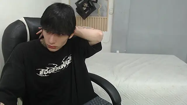Chatroom XXX en direct de Cry_thereal