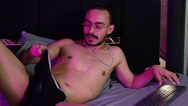 thomas_montiel's Live XXX Chat