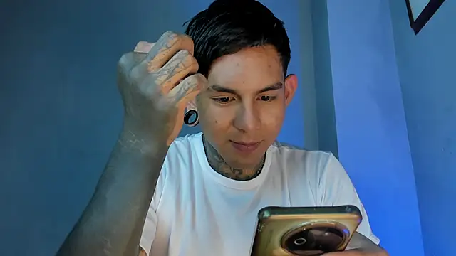 Travisttanner28 Show in webcam