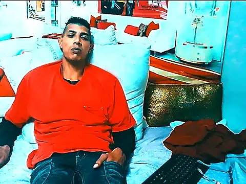 Chatroom XXX en direct de IndianSavageMale