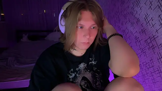 Chatroom XXX en direct de Hirtay