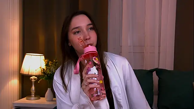 Suzaneeyn Live XXX chat