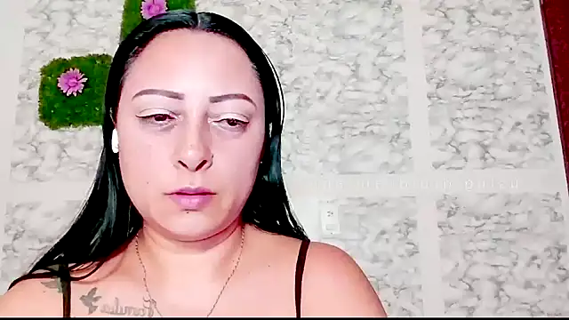 XXXStephanie_XXX Adlı Modelin Canlı XXX Sohbeti