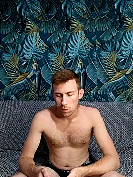 -DARKWHITE- Show in webcam