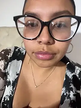 Iam-sophia27's Live XXX Chat