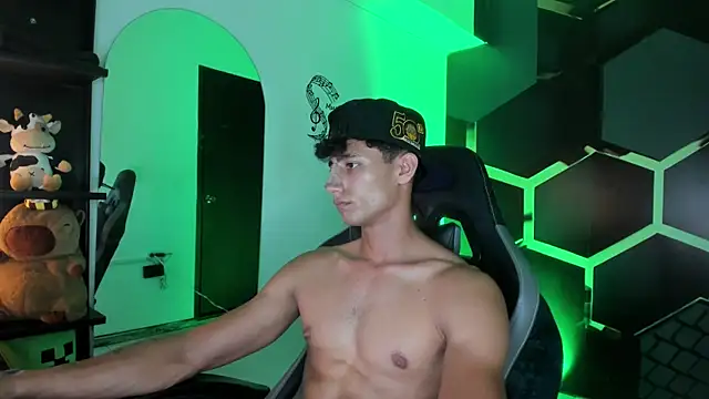 MaxiimoRomano_n Live XXX chat