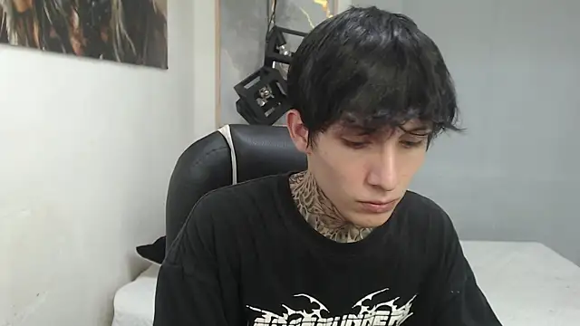 Cry_thereal 即時 XXX 聊天