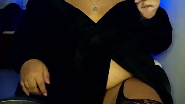 xlatinastar's Live XXX Chat