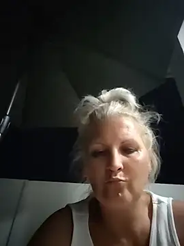 Divineblond 라이브 XXX 채팅