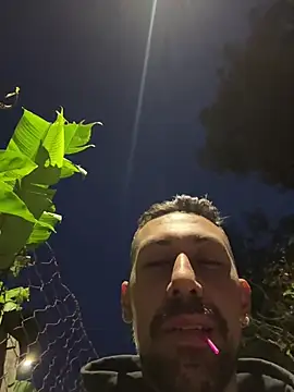 הופעת וובקאם של dantedesirexx