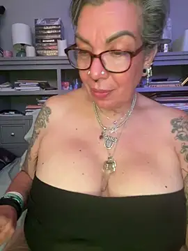 dieseldame1313's Live XXX Chat