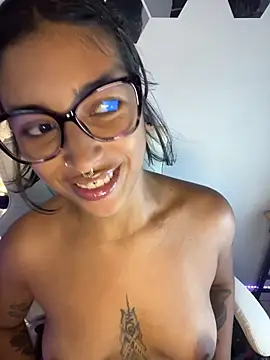 LollaByer Chat XXX live