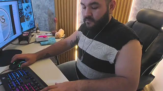 max_river_ webcam show