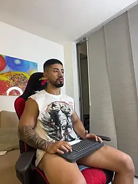 Chatroom XXX en direct de Ezzio_Scolaro