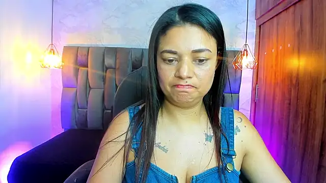 ChloeSmith9's Live XXX Chat