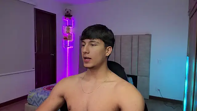 CHRIS_MORGAN1 Live XXX-Chat
