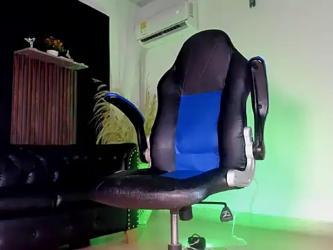 TitoBell live XXX chat