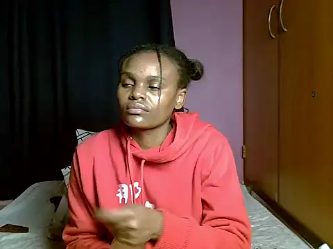 Queen_petite_'s Live XXX Chat
