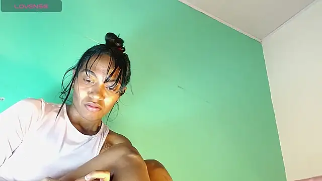 avaleri_cherry Chat XXX live
